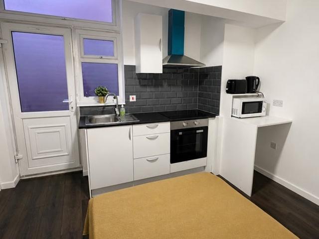 Studio for rent in Dollis Hill, Greater London
