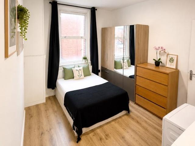 Studio for rent in Kilburn, Greater London