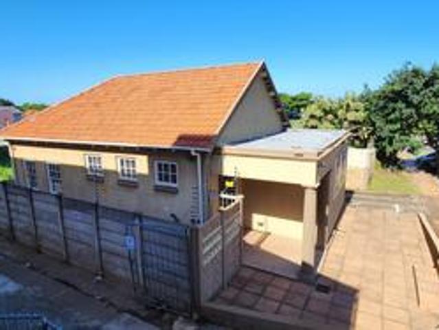 Commercial for sale in Umkomaas, Kwazulu-natal