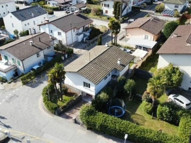 Reihenfamilienhaus kaufen in Losone, Tessin