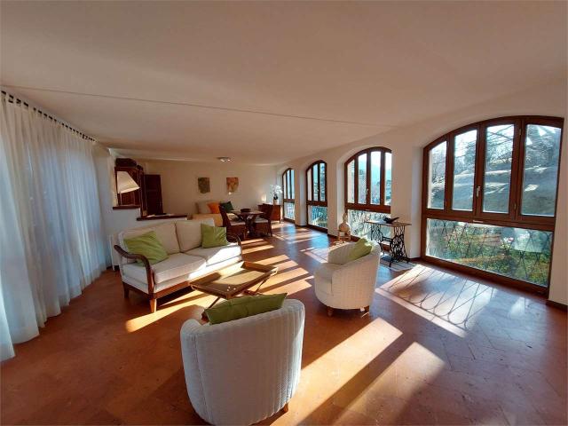 Attikawohnung mieten in Collina d'Oro, Tessin