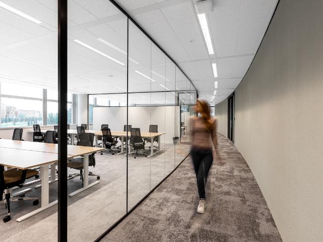 Bedrijfspand te huur in Beukenhorst-Oost, Hoofddorp