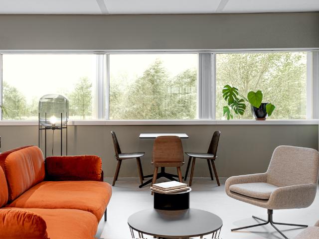 Bedrijfspand te huur in Beukenhorst-Oost, Hoofddorp