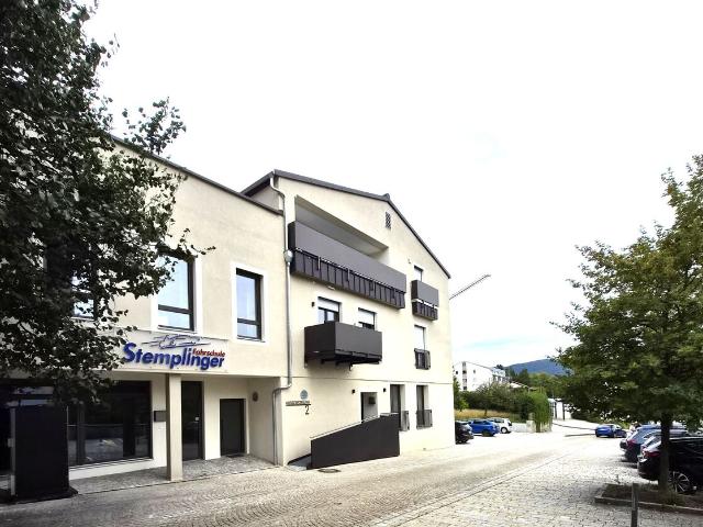 Dachgeschosswohnung kaufen in Hauzenberg, Bayern