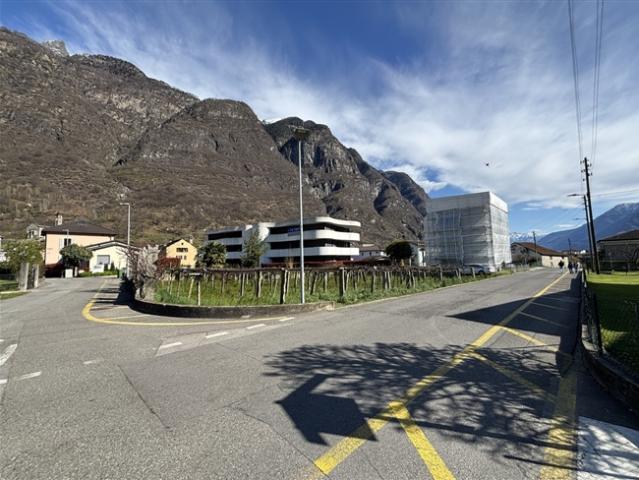 Grundstück kaufen in Biasca, Tessin