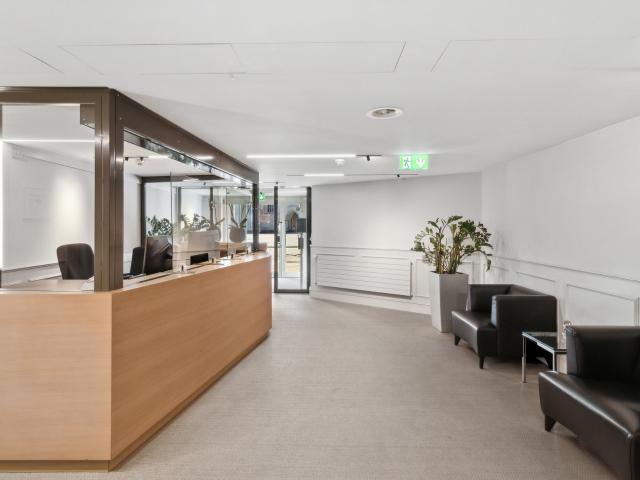 Büro mieten in Einigen, Zürich