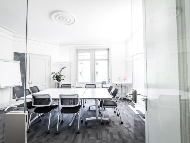 Büro mieten in Einigen, Zürich