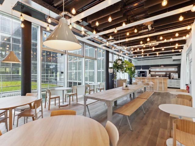 Büro mieten in Einigen, Zürich