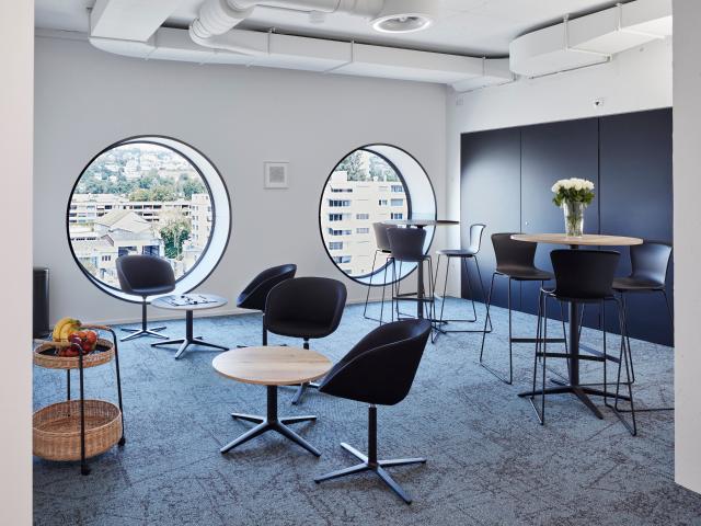 Büro mieten in Einigen, Zürich