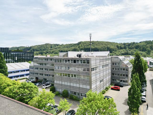 Immobilie kaufen in Zone industrielle des Champs-de-Boujean / Industriezone Bözingenfeld, Biel/Bienne