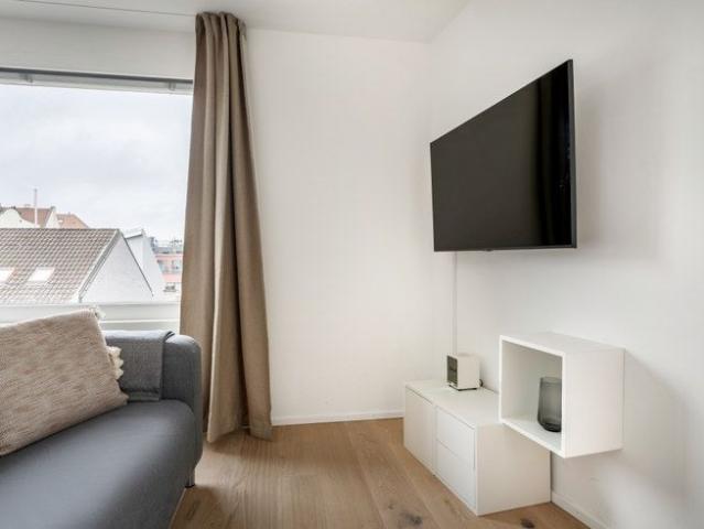 Studio mieten in Einigen, Zürich