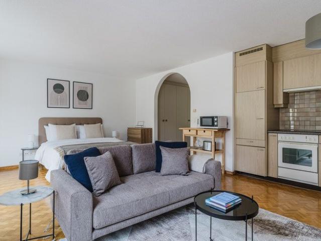 Studio mieten in Einigen, Zürich