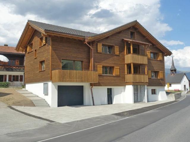 Mehrfamilienhaus kaufen in Obersaxen, Graubünden