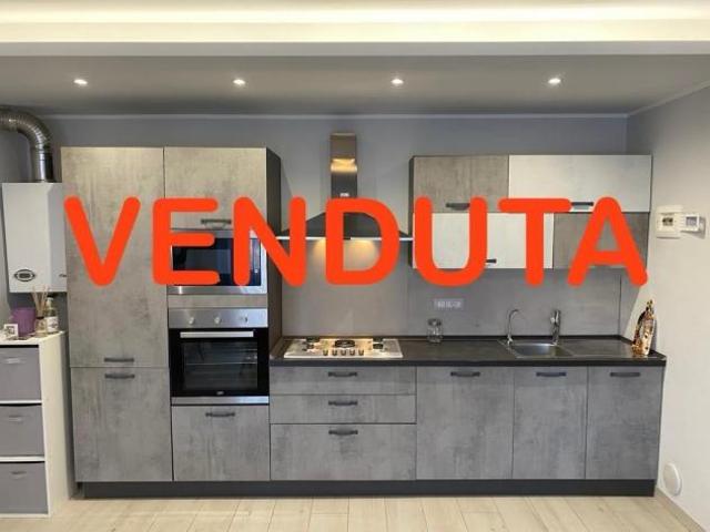 Appartamento in vendita a Azzate, Lombardia